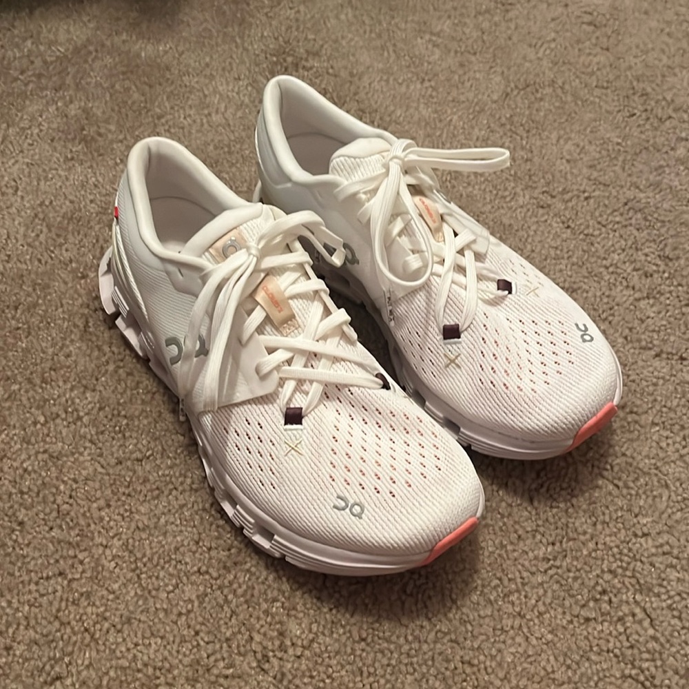 Women’s ON Running Cloud X4